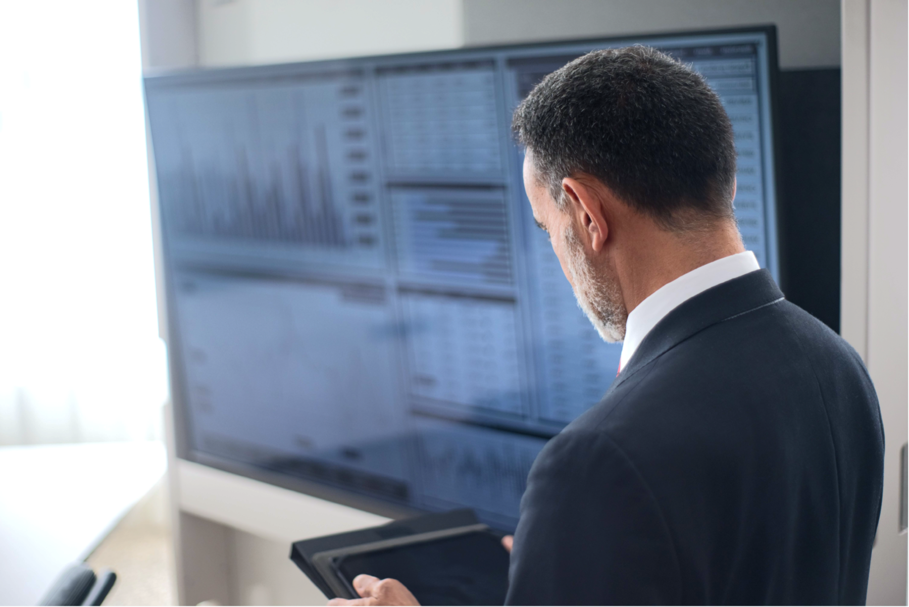 CRM On-Premise mit LOGIN Software